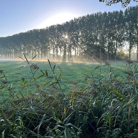 Boven De S L A G E R I J *