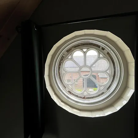 Boven De S L A G E R I J דירה