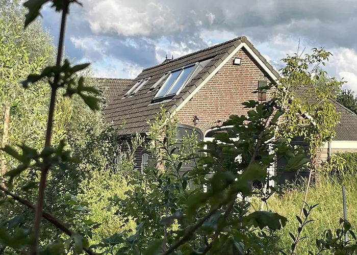 Apartment Boven De S L A G E R I J *