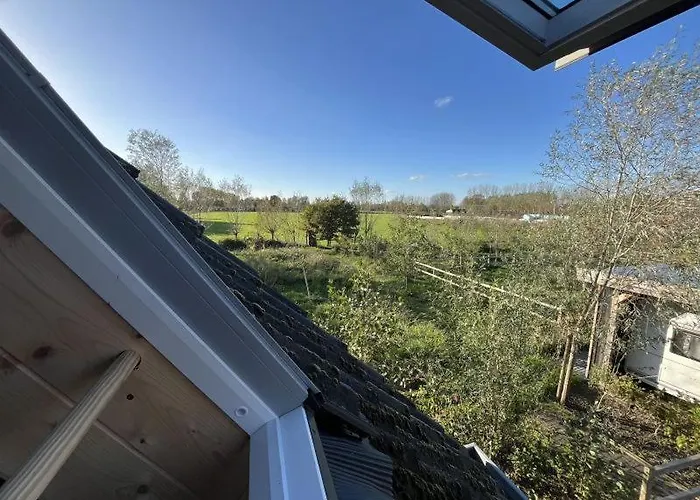 Apartment Boven De S L A G E R I J