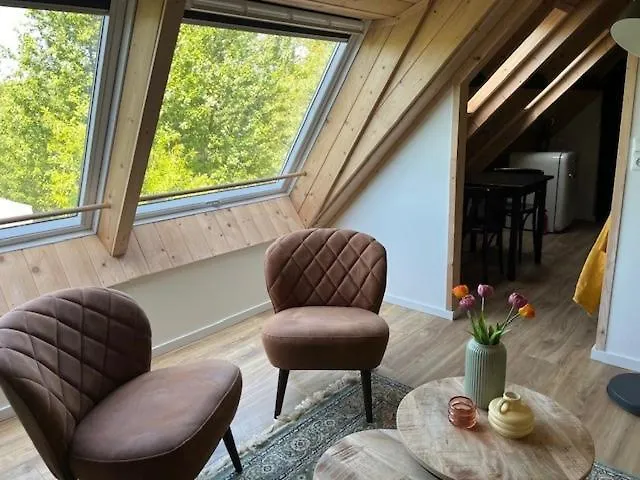 Boven De S L A G E R I J Apartment